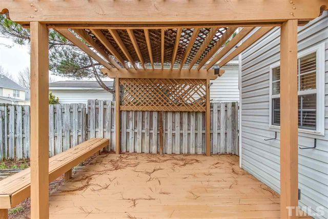 121 Danesway Drive, Holly Springs, NC 27540