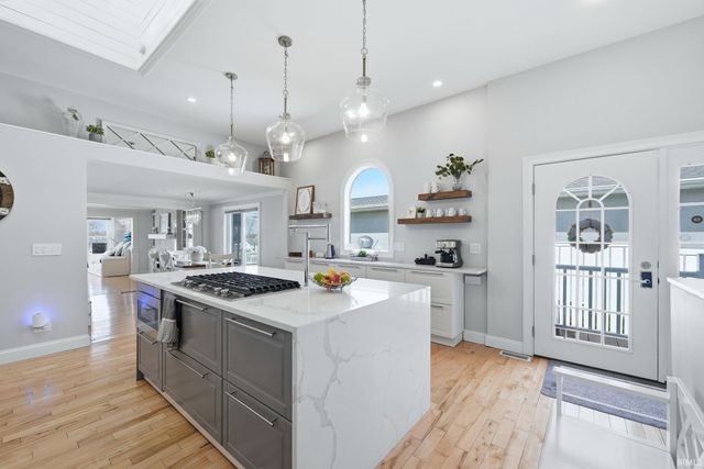 11889 N Forest Drive, Syracuse, IN 46567