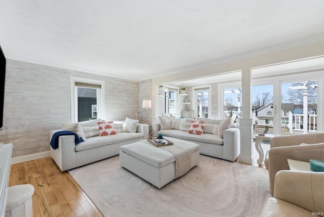 11889 N Forest Drive, Syracuse, IN 46567