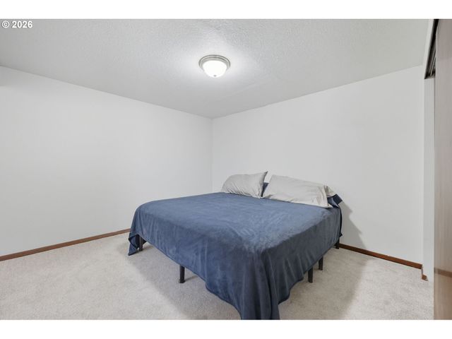 13525 Sw Fircrest Ct, Beaverton, OR 97008