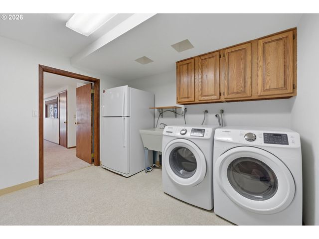 13525 Sw Fircrest Ct, Beaverton, OR 97008