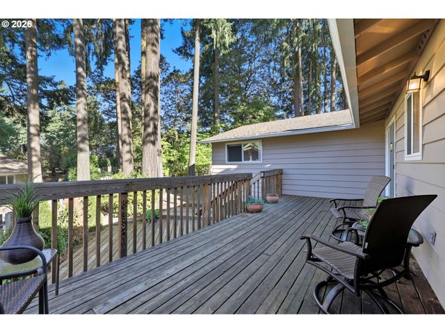 13525 Sw Fircrest Ct, Beaverton, OR 97008