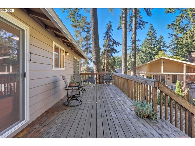 13525 Sw Fircrest Ct, Beaverton, OR 97008