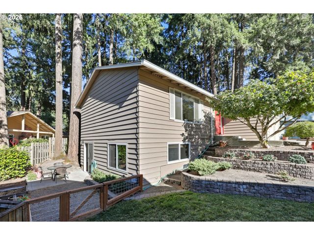 13525 Sw Fircrest Ct, Beaverton, OR 97008