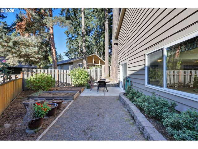 13525 Sw Fircrest Ct, Beaverton, OR 97008