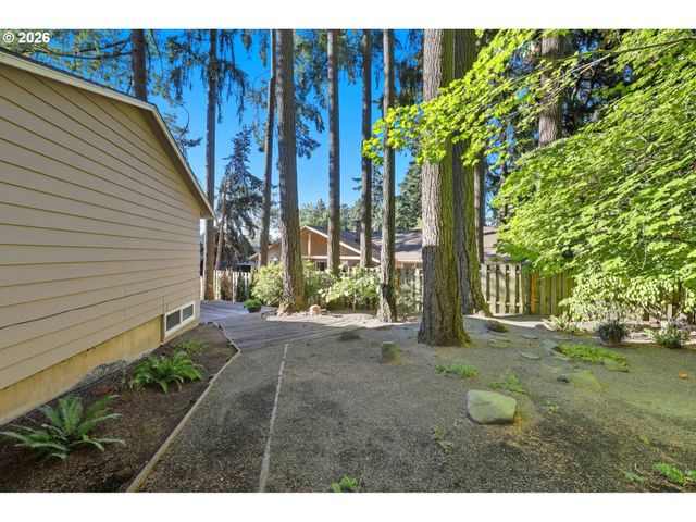 13525 Sw Fircrest Ct, Beaverton, OR 97008