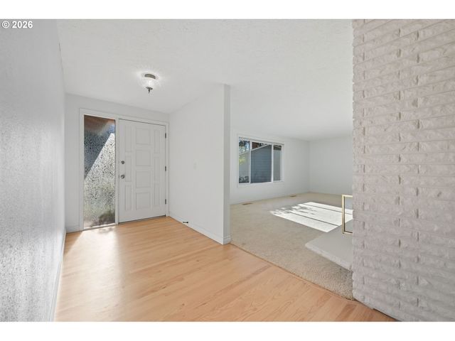 13525 Sw Fircrest Ct, Beaverton, OR 97008