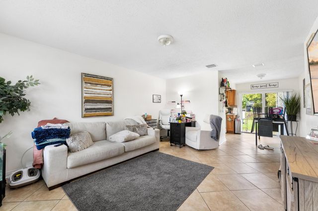 1675 E Breezy Lane, West Palm Beach, FL 33417