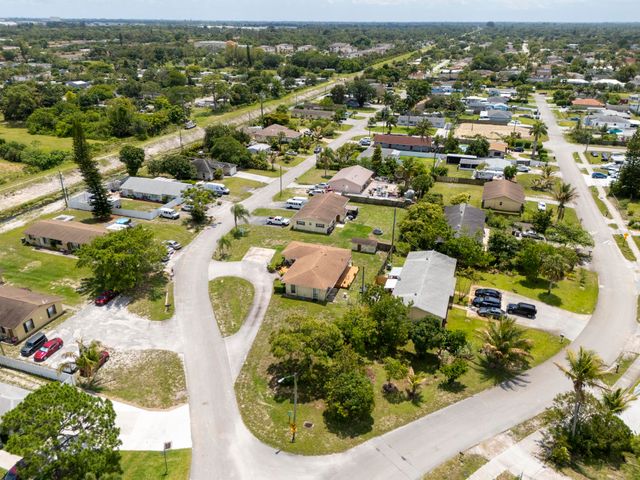 1675 E Breezy Lane, West Palm Beach, FL 33417