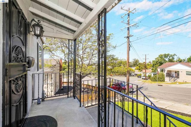2120 Strang Ave, Castro Valley, CA 94578