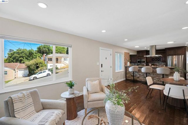 2120 Strang Ave, Castro Valley, CA 94578