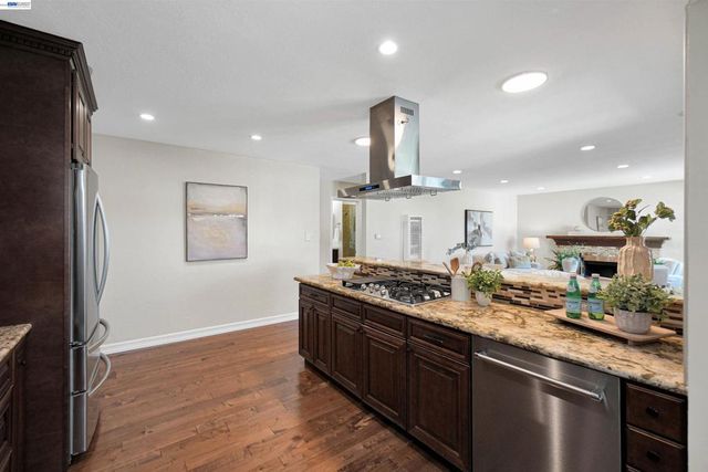 2120 Strang Ave, Castro Valley, CA 94578
