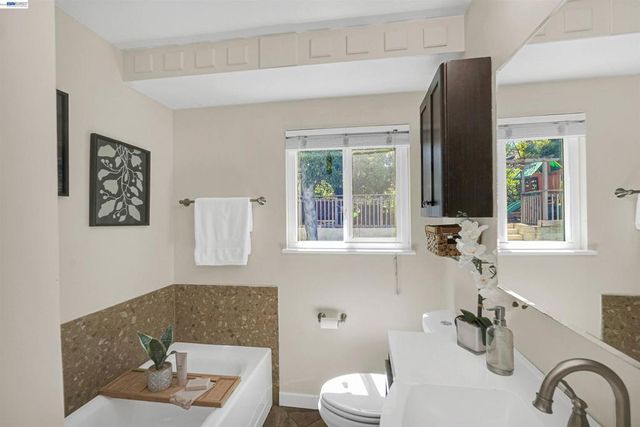 2120 Strang Ave, Castro Valley, CA 94578