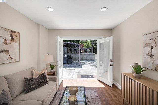2120 Strang Ave, Castro Valley, CA 94578