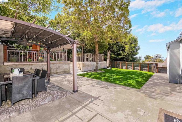 2120 Strang Ave, Castro Valley, CA 94578