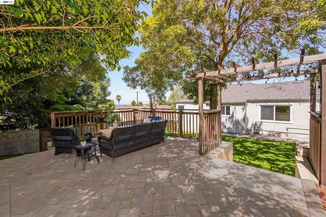 2120 Strang Ave, Castro Valley, CA 94578