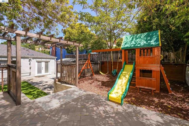 2120 Strang Ave, Castro Valley, CA 94578