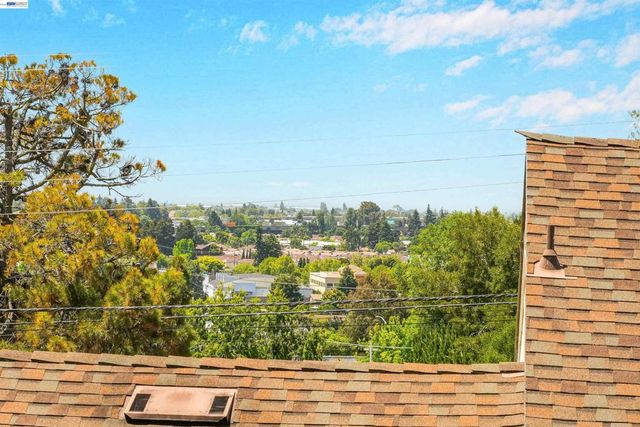 2120 Strang Ave, Castro Valley, CA 94578