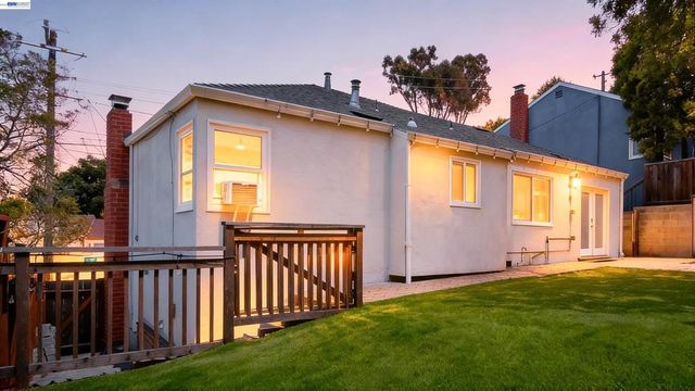 2120 Strang Ave, Castro Valley, CA 94578