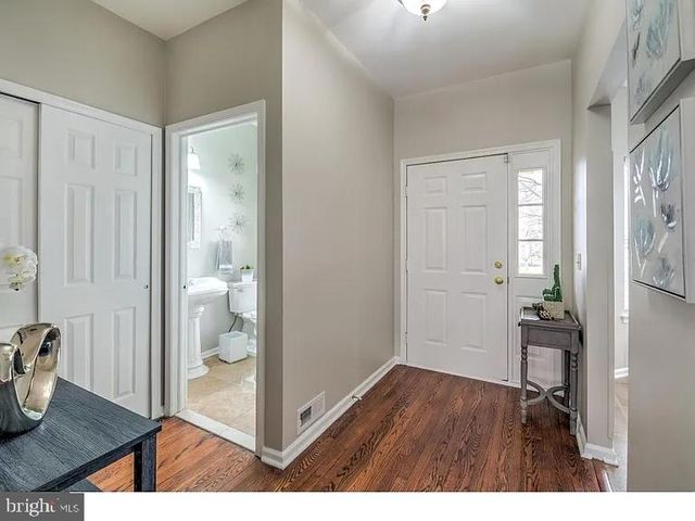 216 E WAVERLY CT, Robbinsville, NJ 08691