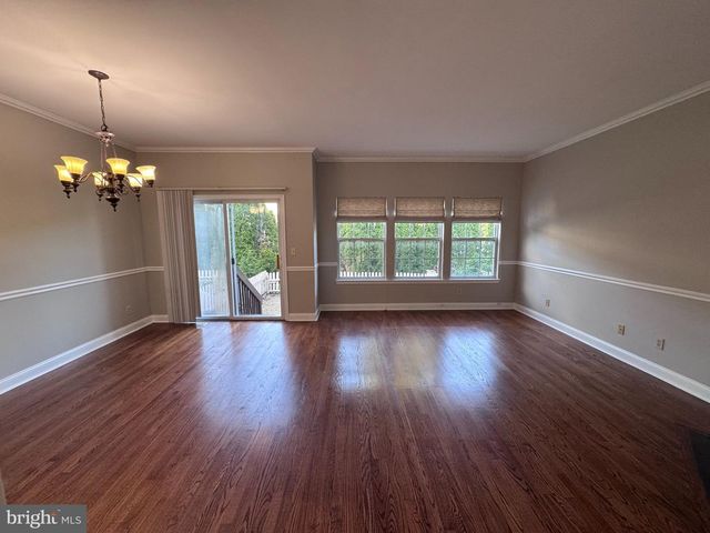 216 E WAVERLY CT, Robbinsville, NJ 08691