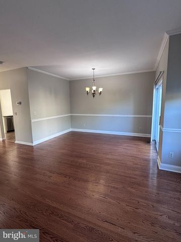 216 E WAVERLY CT, Robbinsville, NJ 08691