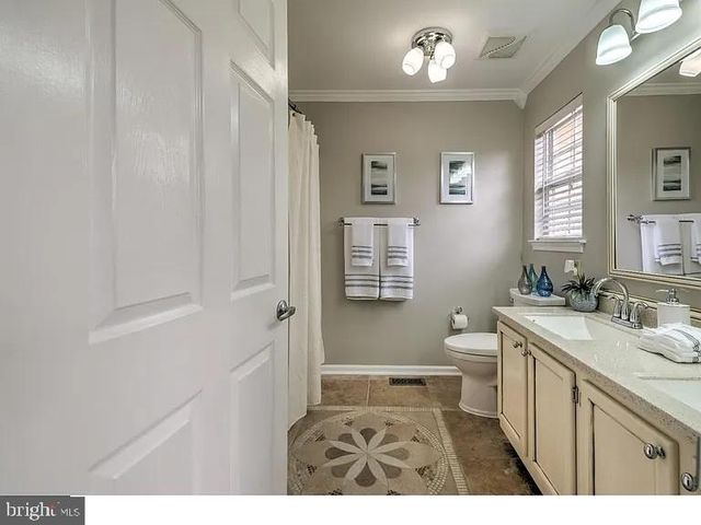 216 E WAVERLY CT, Robbinsville, NJ 08691