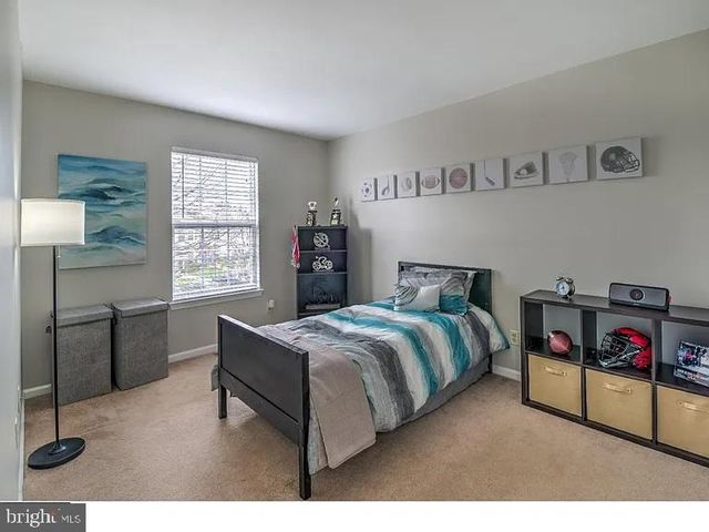 216 E WAVERLY CT, Robbinsville, NJ 08691
