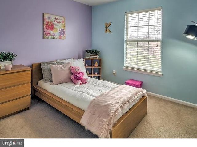 216 E WAVERLY CT, Robbinsville, NJ 08691