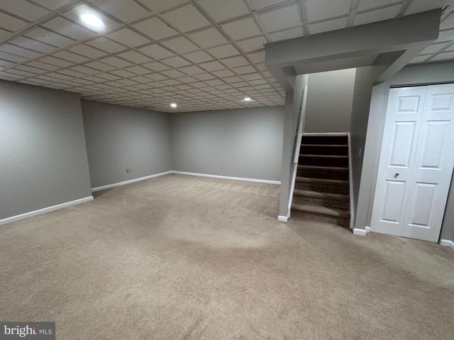 216 E WAVERLY CT, Robbinsville, NJ 08691