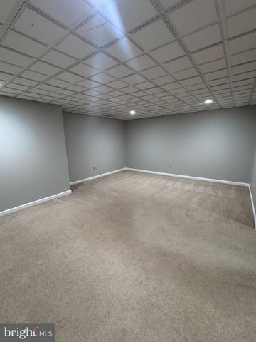 216 E WAVERLY CT, Robbinsville, NJ 08691
