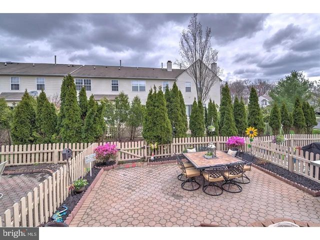 216 E WAVERLY CT, Robbinsville, NJ 08691