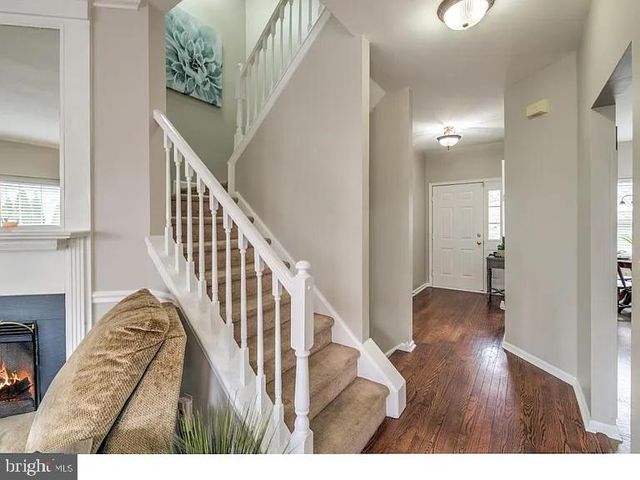 216 E WAVERLY CT, Robbinsville, NJ 08691