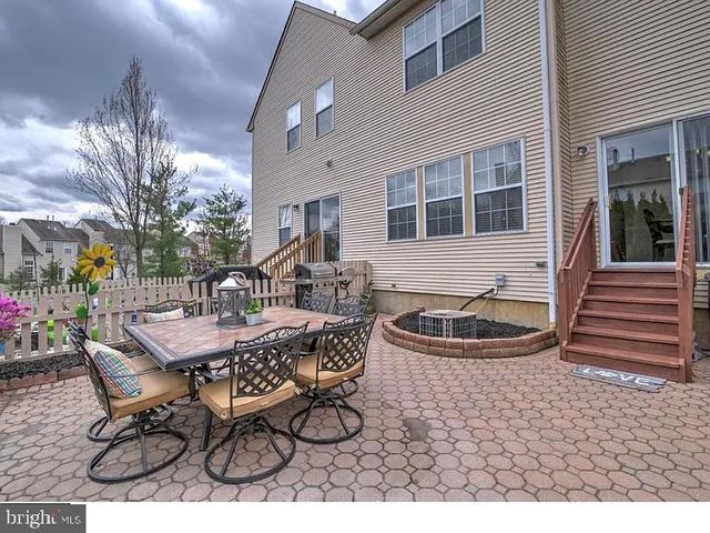216 E WAVERLY CT, Robbinsville, NJ 08691