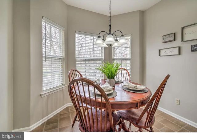 216 E WAVERLY CT, Robbinsville, NJ 08691