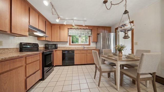 34 Cornell Rd, Danvers, MA 01923
