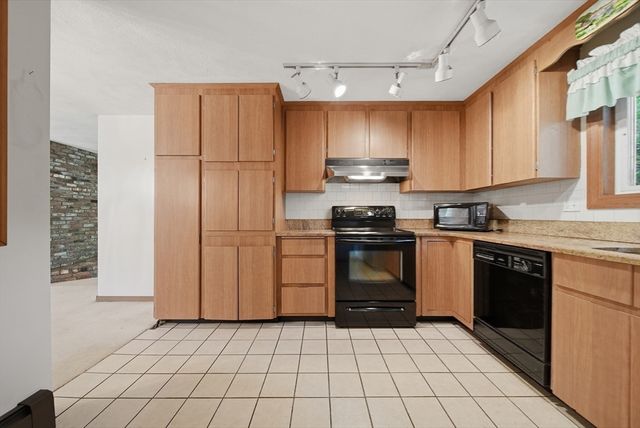 34 Cornell Rd, Danvers, MA 01923