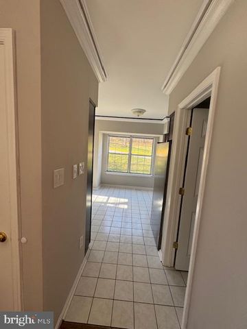 15661 MONTVIEW DR, Dumfries, VA 22025