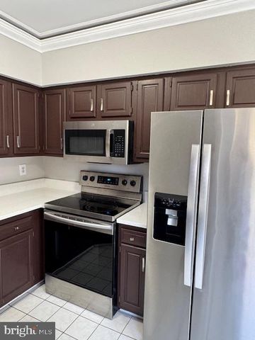 15661 MONTVIEW DR, Dumfries, VA 22025