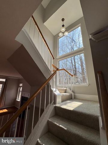 15661 MONTVIEW DR, Dumfries, VA 22025