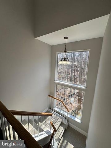 15661 MONTVIEW DR, Dumfries, VA 22025