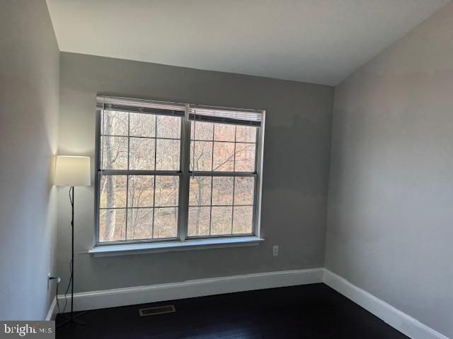 15661 MONTVIEW DR, Dumfries, VA 22025