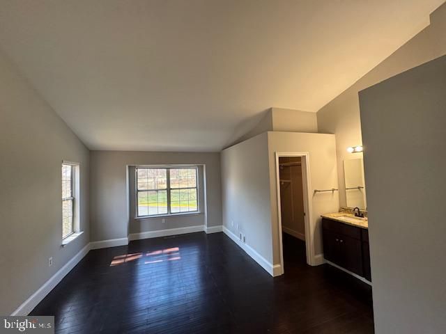 15661 MONTVIEW DR, Dumfries, VA 22025