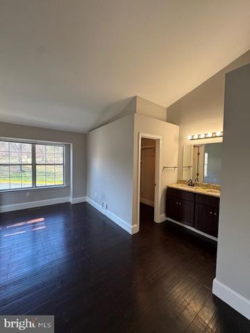 15661 MONTVIEW DR, Dumfries, VA 22025