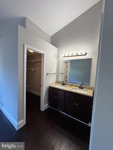 15661 MONTVIEW DR, Dumfries, VA 22025