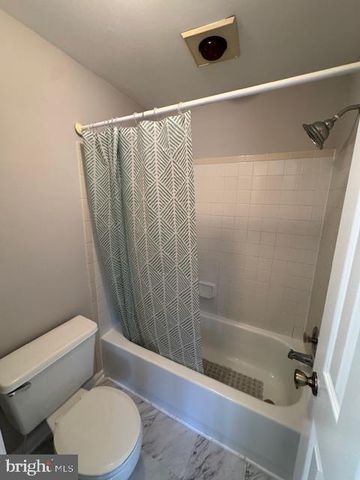 15661 MONTVIEW DR, Dumfries, VA 22025