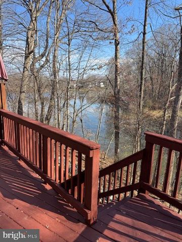 15661 MONTVIEW DR, Dumfries, VA 22025