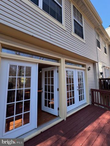 15661 MONTVIEW DR, Dumfries, VA 22025