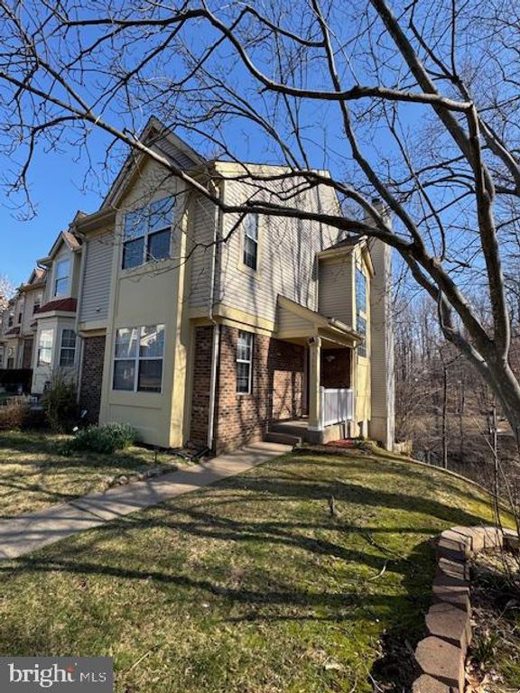 15661 MONTVIEW DR, Dumfries, VA 22025