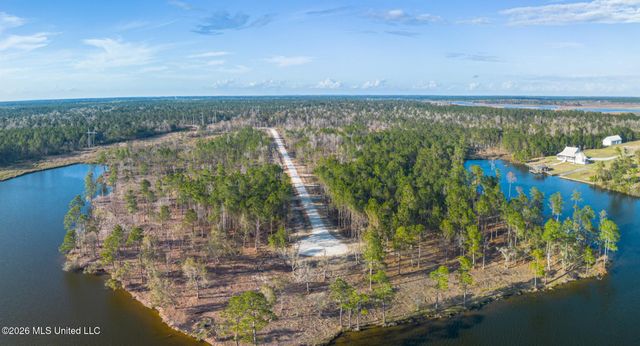 13040 Enciente Point Drive, Kiln, MS 39556